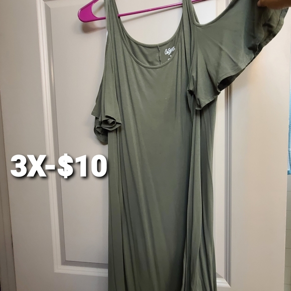 Clothes - Picture 6 of 13